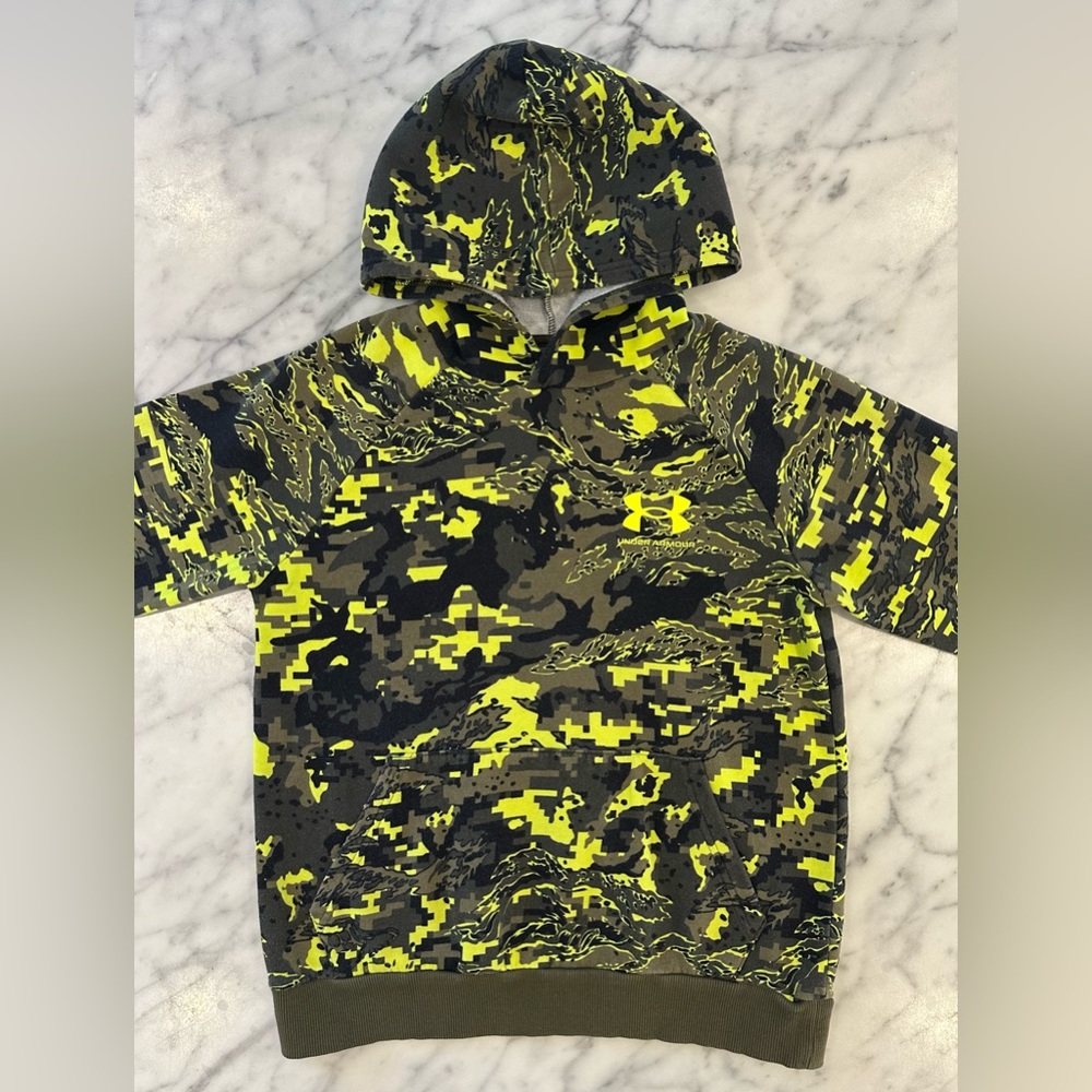 UNDERARMOUR Camouflage Fluorescent Hoodie - YOUTH LARGE